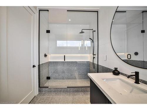 2284 Sideroad 1, Burlington, ON - Indoor Photo Showing Bathroom