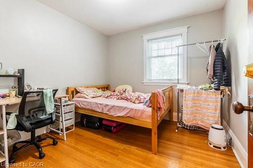 27 Dromore Crescent, Hamilton, ON - Indoor Photo Showing Bedroom