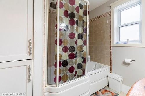 27 Dromore Crescent, Hamilton, ON - Indoor Photo Showing Bathroom