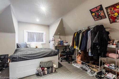 27 Dromore Crescent, Hamilton, ON - Indoor Photo Showing Bedroom