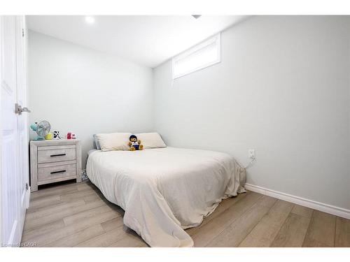 1216 Sheffield Road, Flamborough, ON - Indoor Photo Showing Bedroom