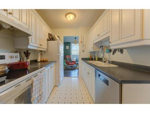 509-225 Harvard Place, Waterloo, ON - Indoor Photo Showing Kitchen