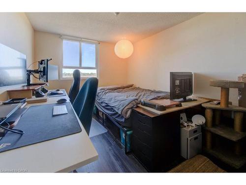 509-225 Harvard Place, Waterloo, ON - Indoor Photo Showing Office