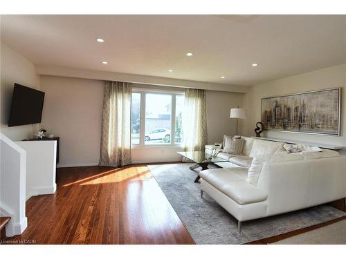 14 Basin Crescent, Hamilton, ON - Indoor Photo Showing Living Room