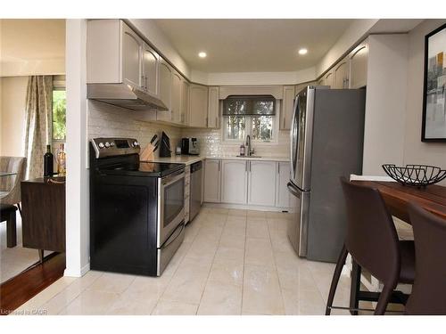 14 Basin Crescent, Hamilton, ON - Indoor Photo Showing Kitchen