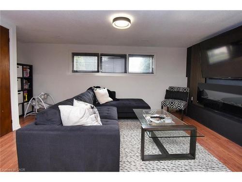 14 Basin Crescent, Hamilton, ON - Indoor Photo Showing Living Room
