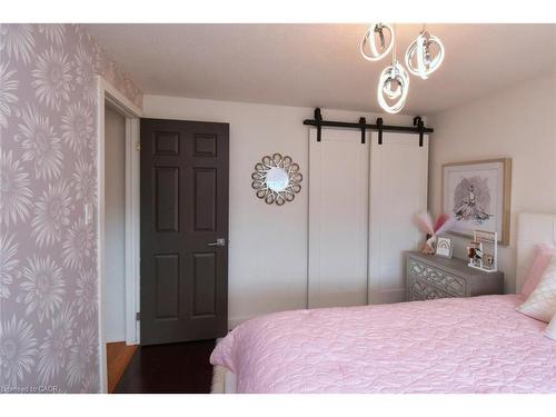 14 Basin Crescent, Hamilton, ON - Indoor Photo Showing Bedroom