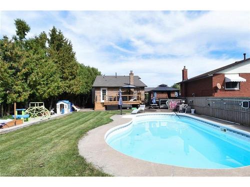 14 Basin Crescent, Hamilton, ON - Outdoor With In Ground Pool With Backyard
