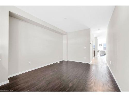 11 Honey Comb Trail, Welland, ON - Indoor Photo Showing Other Room