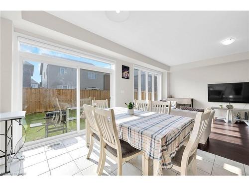 11 Honey Comb Trail, Welland, ON - Indoor Photo Showing Dining Room