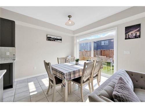 11 Honey Comb Trail, Welland, ON - Indoor Photo Showing Dining Room