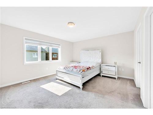 11 Honey Comb Trail, Welland, ON - Indoor Photo Showing Bedroom
