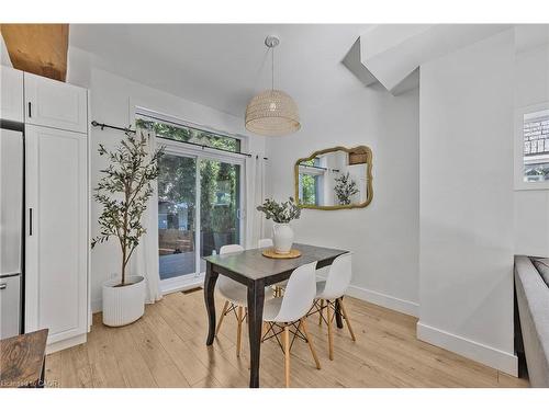 289 Cumberland Avenue, Hamilton, ON - Indoor Photo Showing Dining Room