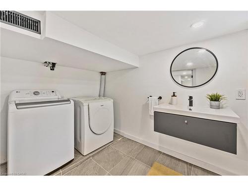 289 Cumberland Avenue, Hamilton, ON - Indoor Photo Showing Laundry Room