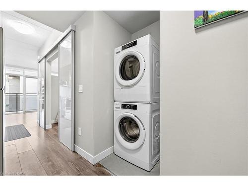 406-308 Lester Street, Waterloo, ON - Indoor Photo Showing Laundry Room