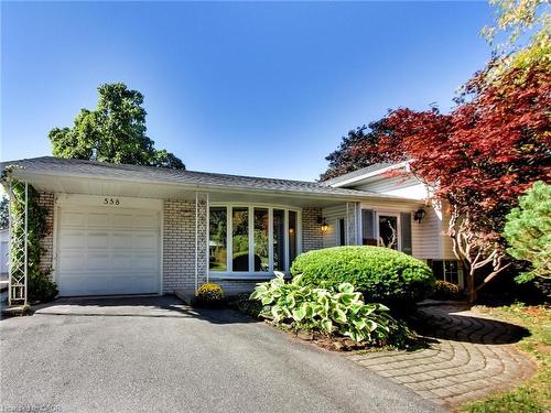 558 Parkside Crescent, Burlington, ON - Outdoor