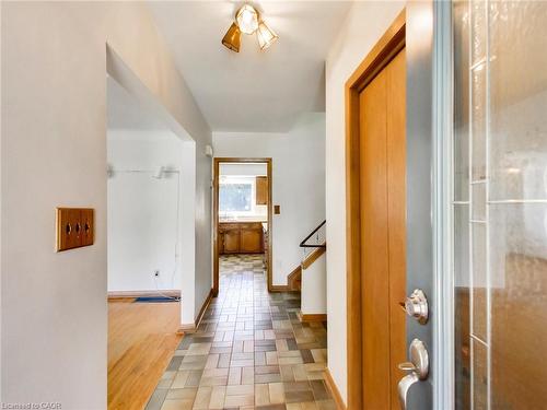 558 Parkside Crescent, Burlington, ON - Indoor Photo Showing Other Room
