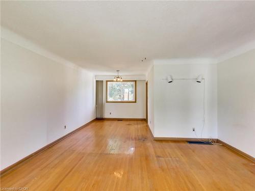 558 Parkside Crescent, Burlington, ON - Indoor Photo Showing Other Room