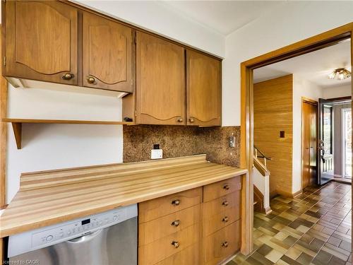 558 Parkside Crescent, Burlington, ON - Indoor