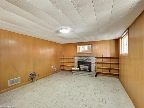 558 Parkside Crescent, Burlington, ON - Indoor With Fireplace