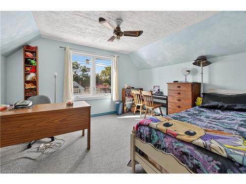 579 Upper Sherman Avenue, Hamilton, ON - Indoor Photo Showing Bedroom