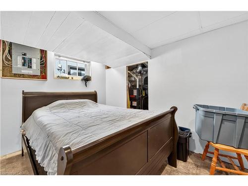 579 Upper Sherman Avenue, Hamilton, ON - Indoor Photo Showing Bedroom