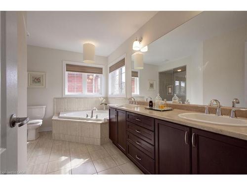 3308 Granite Gate, Burlington, ON - Indoor Photo Showing Bathroom