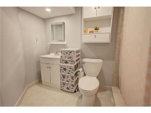 3308 Granite Gate, Burlington, ON - Indoor Photo Showing Bathroom