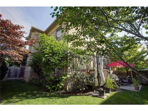 3308 Granite Gate, Burlington, ON - Outdoor
