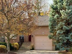 18 Naples Boulevard  Hamilton, ON L9B 2J2