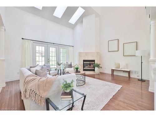 27-2165 Stavebank Road, Mississauga, ON - Indoor Photo Showing Living Room With Fireplace