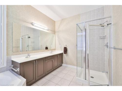 27-2165 Stavebank Road, Mississauga, ON - Indoor Photo Showing Bathroom