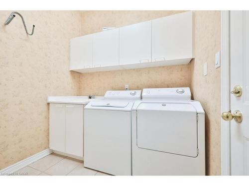27-2165 Stavebank Road, Mississauga, ON - Indoor Photo Showing Laundry Room