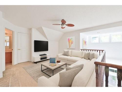 27-2165 Stavebank Road, Mississauga, ON - Indoor Photo Showing Living Room