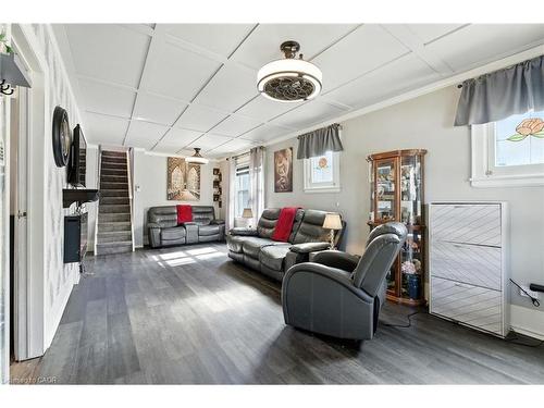 313 Graham Avenue S, Hamilton, ON - Indoor