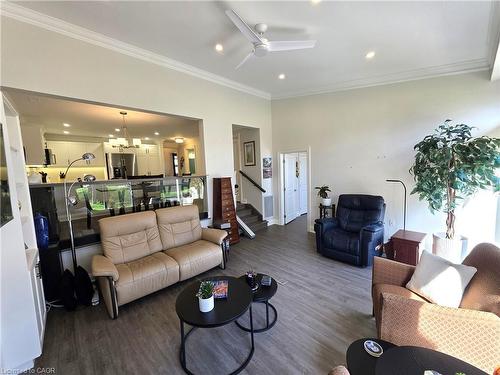 1 Monsignor Henkey Terrace, Hamilton, ON - Indoor Photo Showing Living Room