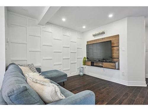2-2920 Headon Forest Drive, Burlington, ON - Indoor Photo Showing Living Room