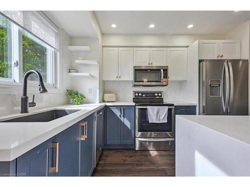 2-2920 Headon Forest Drive, Burlington, ON - Indoor Photo Showing Kitchen With Stainless Steel Kitchen With Upgraded Kitchen