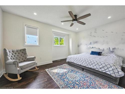 2-2920 Headon Forest Drive, Burlington, ON - Indoor Photo Showing Bedroom