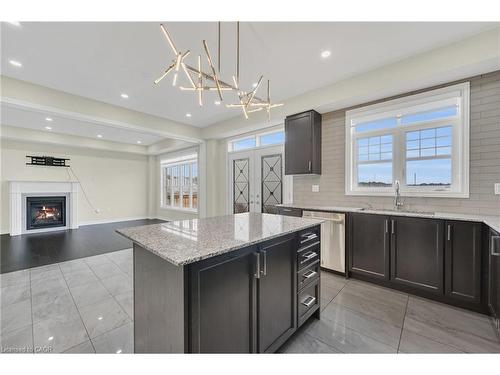 22 Wainwright Drive, Brampton, ON - Indoor Photo Showing Kitchen With Double Sink With Upgraded Kitchen