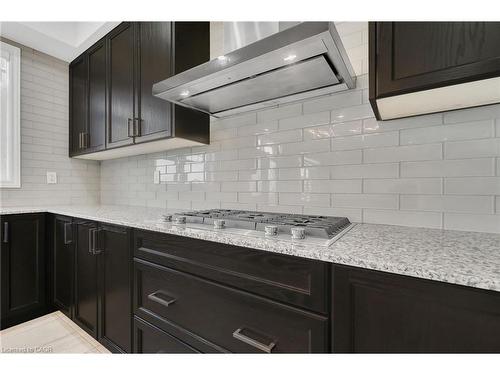 22 Wainwright Drive, Brampton, ON - Indoor Photo Showing Kitchen With Upgraded Kitchen