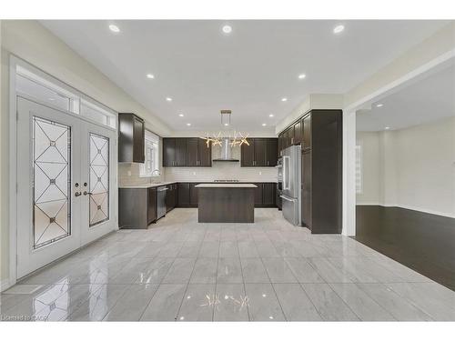22 Wainwright Drive, Brampton, ON - Indoor Photo Showing Kitchen