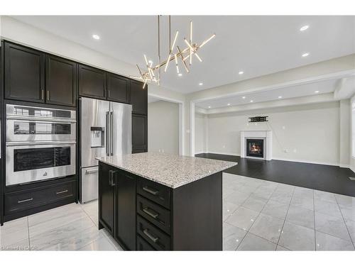 22 Wainwright Drive, Brampton, ON - Indoor Photo Showing Kitchen With Upgraded Kitchen