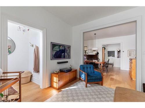 467 King William Street, Hamilton, ON - Indoor Photo Showing Living Room