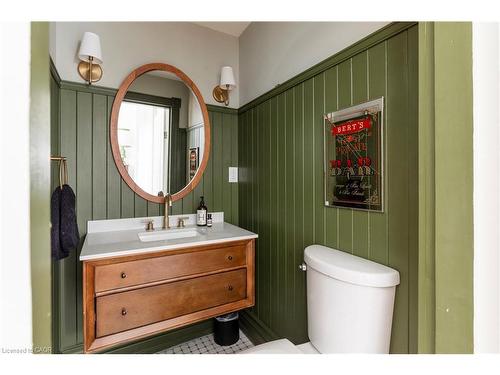 467 King William Street, Hamilton, ON - Indoor Photo Showing Bathroom