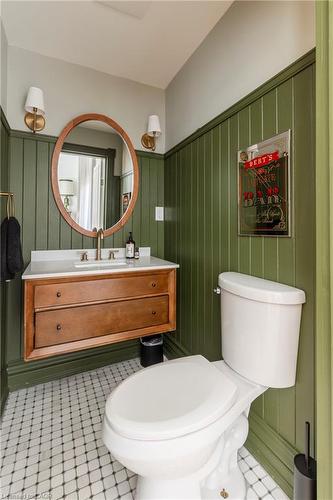 467 King William Street, Hamilton, ON - Indoor Photo Showing Bathroom