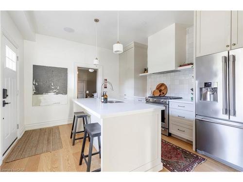 467 King William Street, Hamilton, ON - Indoor Photo Showing Kitchen With Upgraded Kitchen