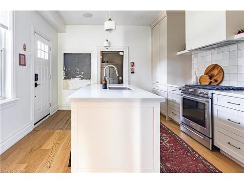 467 King William Street, Hamilton, ON - Indoor Photo Showing Kitchen With Upgraded Kitchen
