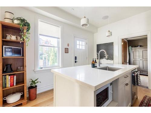 467 King William Street, Hamilton, ON - Indoor Photo Showing Kitchen With Upgraded Kitchen