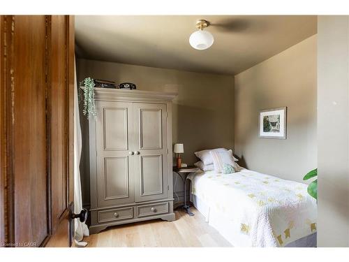467 King William Street, Hamilton, ON - Indoor Photo Showing Bedroom